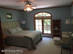 For Sale: 3340 Winnetaska Rd Muskegon, MI 49441