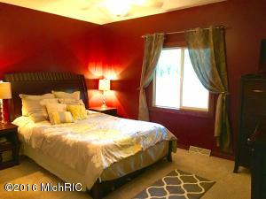 For Sale: 3284 Evanston Ave Muskegon, MI 49442