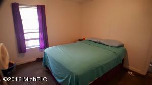 590 Catawba Ave