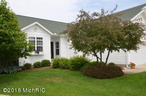 For Sale: 15009 Thoroughbred Run Spring Lake, MI 49456