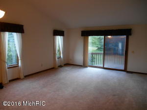 For Sale: 1775 Lakeview Dr Zeeland, MI 49464