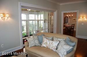 For Sale: 551 Fountain St NE Grand Rapids, MI 49503