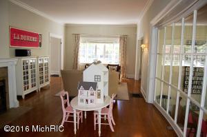 For Sale: 551 Fountain St NE Grand Rapids, MI 49503
