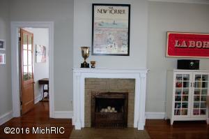 For Sale: 551 Fountain St NE Grand Rapids, MI 49503