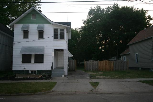 559 Pettibone Ave NW