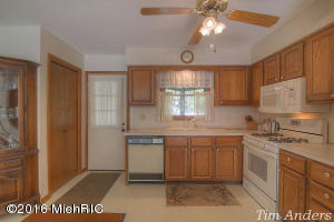 For Sale: 201 Bona Vista Dr NW #APT 21 Grand Rapids, MI 49504