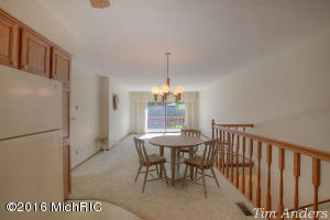 For Sale: 201 Bona Vista Dr NW #APT 21 Grand Rapids, MI 49504