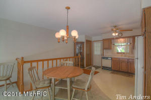 For Sale: 201 Bona Vista Dr NW #APT 21 Grand Rapids, MI 49504