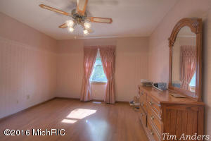 For Sale: 201 Bona Vista Dr NW #APT 21 Grand Rapids, MI 49504