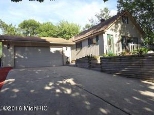 For Sale: 1064 Ida Ave NW Grand Rapids, MI 49504