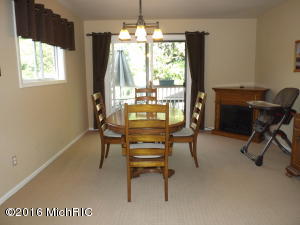 For Sale: 1064 Ida Ave NW Grand Rapids, MI 49504
