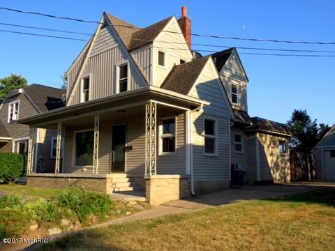 856 Lamberton St NE