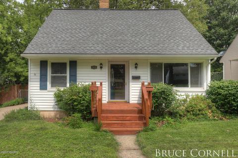 856 Lamberton St NE