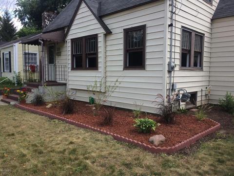 905 Oakdale SE
