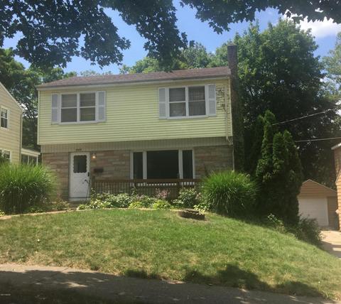 905 Oakdale SE
