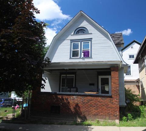 905 Oakdale SE