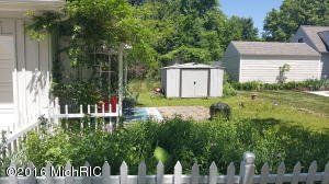 For Sale: 2221 Burchard St SE Grand Rapids, MI 49506