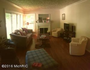 For Sale: 2221 Burchard St SE Grand Rapids, MI 49506