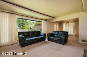 For Sale: 2065 Hall SE Grand Rapids, MI 49506