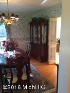 For Sale: 2635 Lake Dr SE Grand Rapids, MI 49506