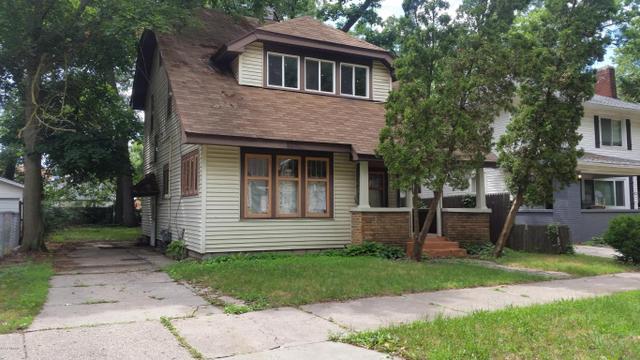 920 Burton St SE