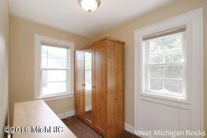 838 Ballard St SE