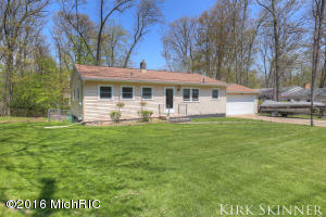 For Sale: 2173 Knickerbocker St SW Wyoming, MI 49519