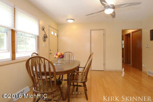 For Sale: 2173 Knickerbocker St SW Wyoming, MI 49519