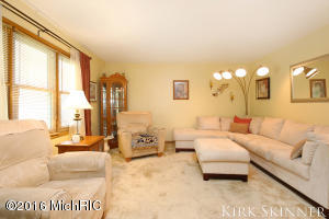 For Sale: 2173 Knickerbocker St SW Wyoming, MI 49519