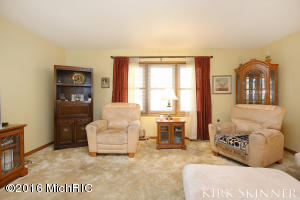 For Sale: 2173 Knickerbocker St SW Wyoming, MI 49519