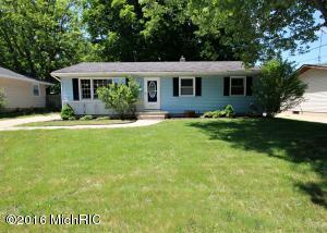 For Sale: 3645 Hazelwood SW Wyoming, MI 49519