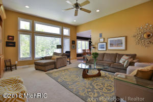 For Sale: 4159 Tallman Crk Grand Rapids, MI 49534
