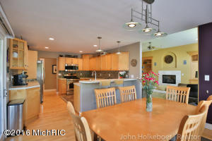 For Sale: 4159 Tallman Crk Grand Rapids, MI 49534