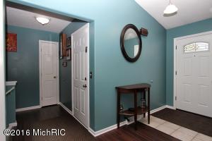 For Sale: 2650 Cornelia Ave NW Grand Rapids, MI 49544