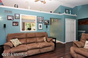 For Sale: 2650 Cornelia Ave NW Grand Rapids, MI 49544