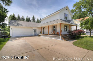 For Sale: 916 Cogswell St NW Grand Rapids, MI 49544