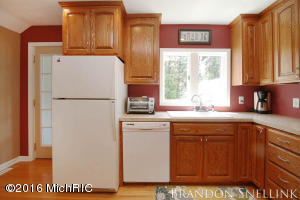 For Sale: 916 Cogswell St NW Grand Rapids, MI 49544