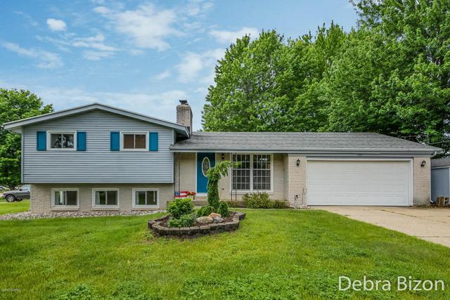 1262 Falling Brook Dr SE