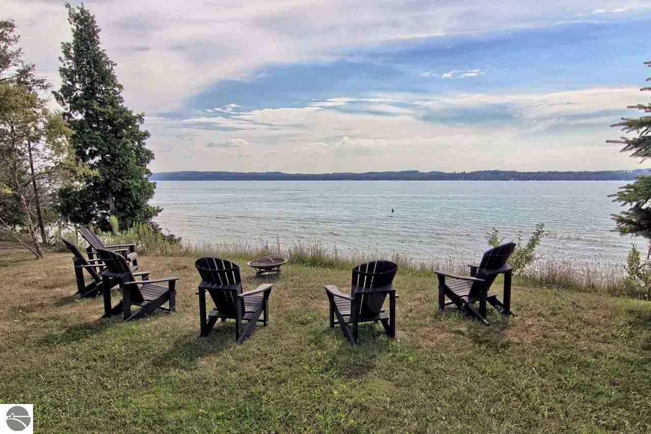 222 S East Torch Lake Dr