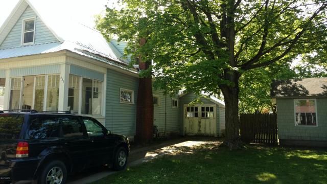 211 W 10th St