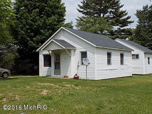 For Sale: 720 N Oak St Evart, MI 49631