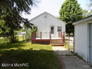 For Sale: 720 N Oak St Evart, MI 49631