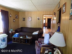 For Sale: 720 N Oak St Evart, MI 49631