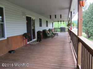 For Sale: 6372 7 Mile Rd Evart, MI 49631