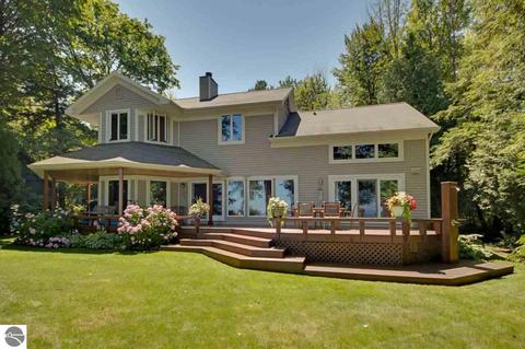 540 N Brandon Dr
