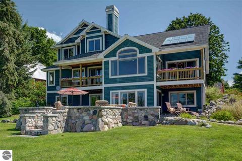 540 N Brandon Dr
