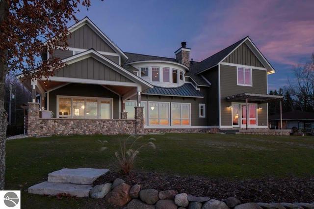 1477 Lakeshore Rd