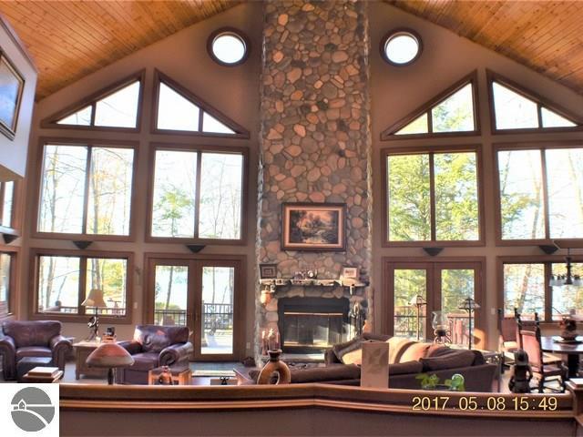 1477 Lakeshore Rd