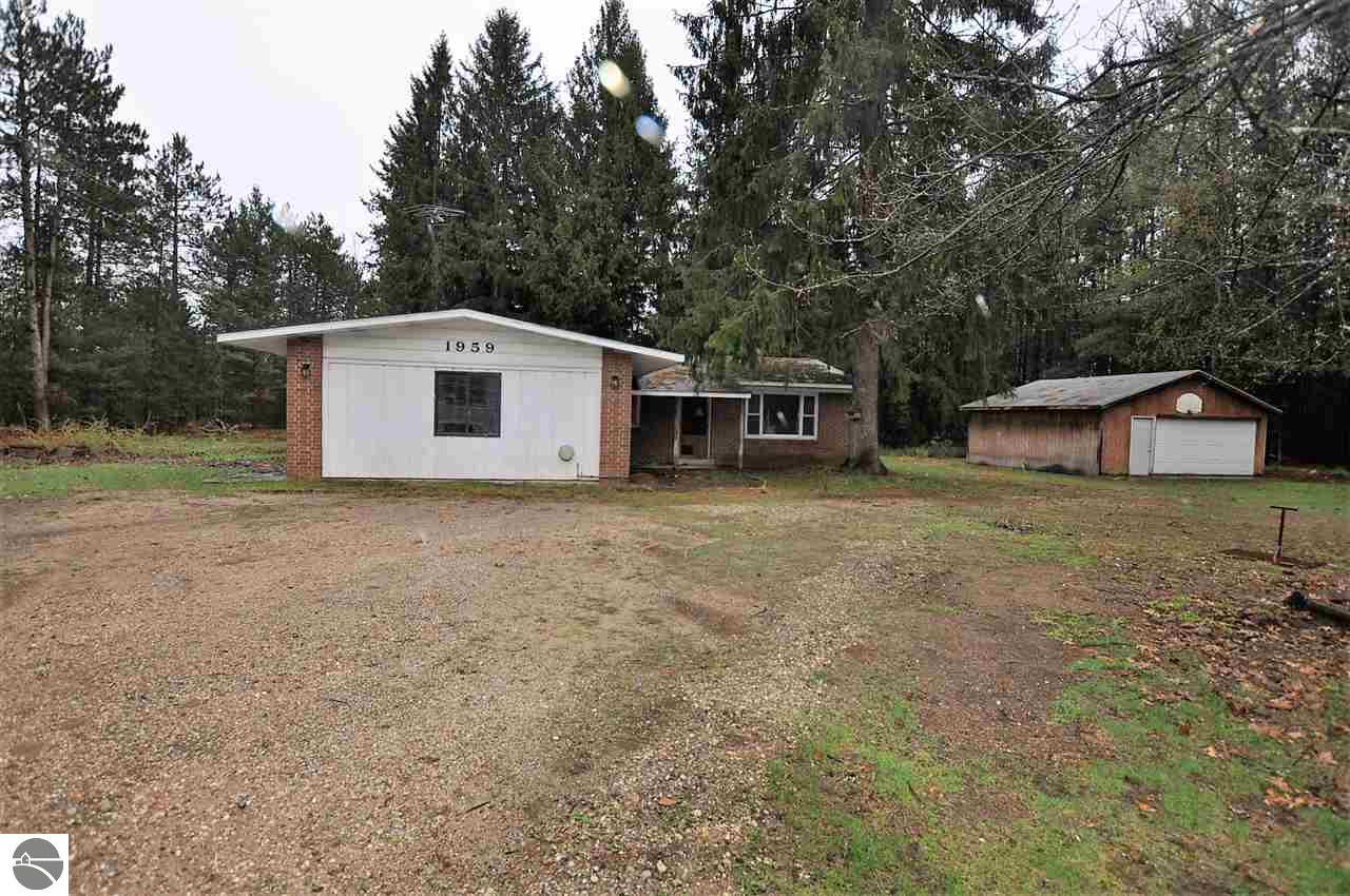 9755 SW Creighton Rd