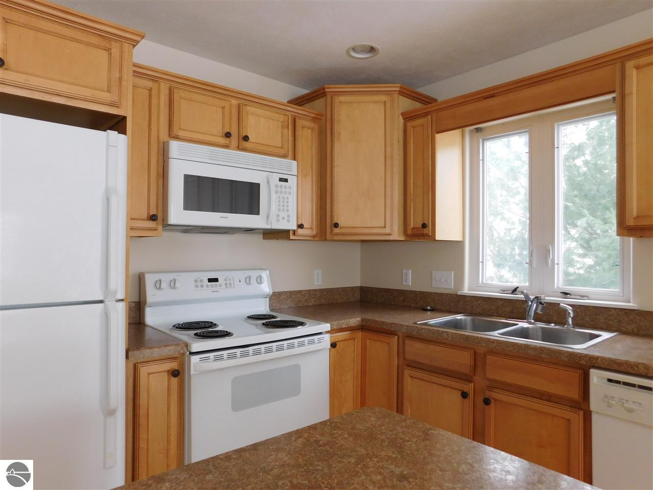 958 N Forestlane Dr